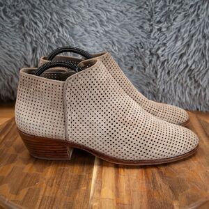 Womens Sam Edelman Pipp Gray Perforated Suede Ankle Booties Boots Size 8.5 M GUC